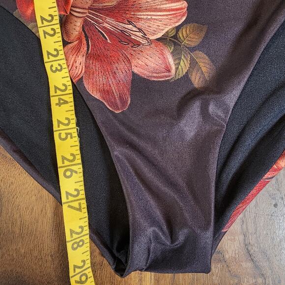 Agua Bendita Nicolette Shade Black Floral One Piece Swimsuit Size XL - Picture 10 of 15